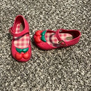 Sz 7 mini Melissa shoes